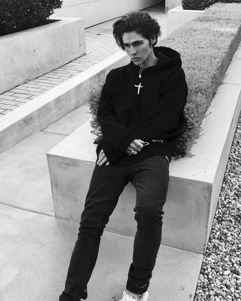 5,707 Likes, 96 Comments - Will Peltz (@willpeltz) on Instagram: “☁️” Will Peltz, Family Disappointment, Goldfinch, Actor Model, American Actors, Guys And Girls, Pretty Things, How To Look Better, The Incredibles