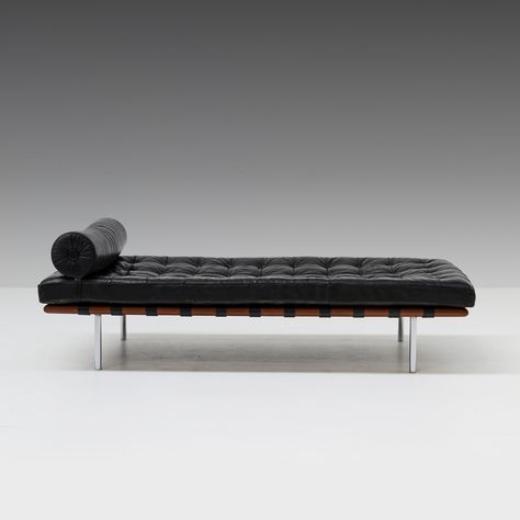 Listed on VNTG.com: Vintage Knoll Barcelona daybed by Ludwig Mies van der Rohe | #vntg #vintage Barcelona Couch, Barcelona Bench, Barcelona Daybed, Ludwig Mies Van Der Rohe, Van Der Rohe, Mies Van Der Rohe, Barcelona Chair, Daybed, Chair And Ottoman