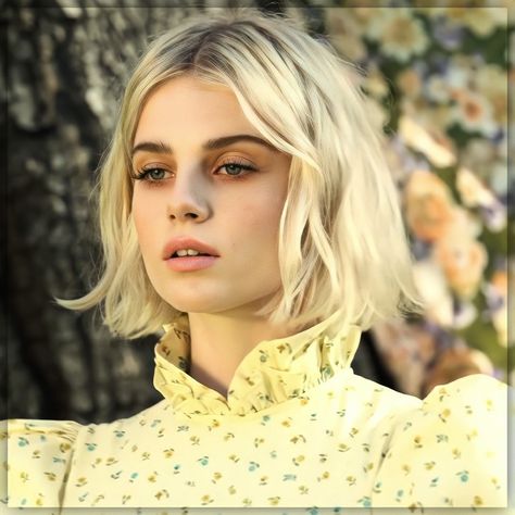 Subtle Blonde Highlights, Lucy Boynton, Short Hair Haircuts, Fresh Face, Dream Hair, Shoulder Length Hair, Blonde Highlights, Inspirational Women, Celebrities Female