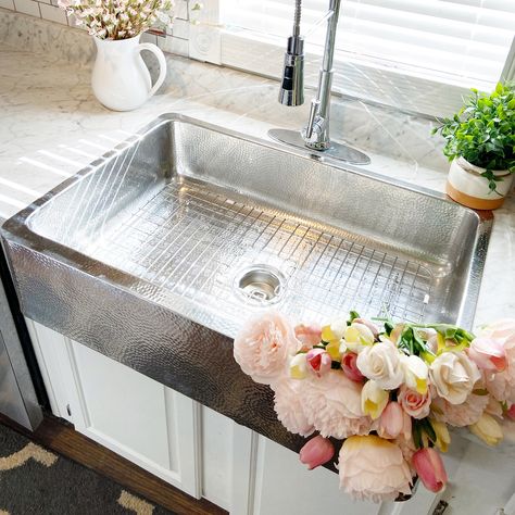 Large Stainless Steel Kitchen Sink, Hammered Stainless Steel Farmhouse Sink, Apron Front Sink Stainless Steel, Stainless Steel Apron Front Sink, Steel Farmhouse Sink, Stainless Steel Farmhouse Sink, Kitchen Centerpiece, Fireclay Farmhouse Sink, House Planning