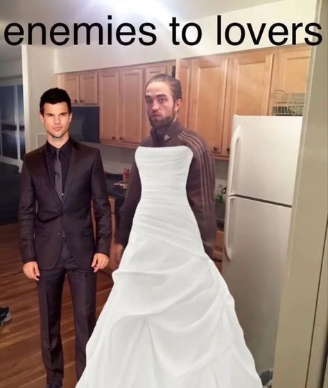 Robert Pattinson Funny Pictures, Tracksuit Robert Pattinson Meme, Robert Pattinson Twilight Memes, Twilight Memes Funny, Robert Pattinson Tracksuit, Tracksuit Rob, Robert Pattinson Funny, Photos To Airdrop, Robert Pattinson Meme