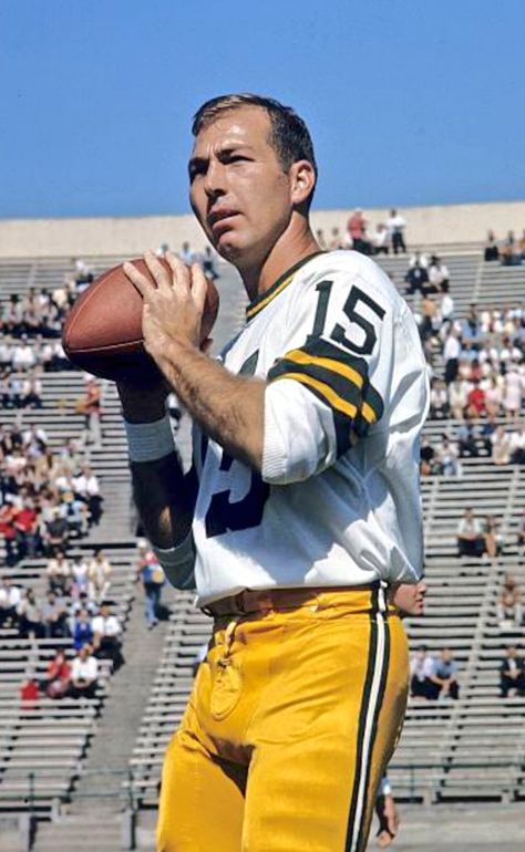 Bart Starr Bryan Bartlett Starr (January 9, 1934 – May 26, 2019) was a professional American football player and coach. He playedquarterback for the Green Bay Packers of the National Football League (NFL) from 1956through 1971. Starr was the only quarterback in NFL history to lead a team to three consecutive league championships (1965–1967). Bart Starr, Green Bay Packers Fans, Green Bay Packers Football, Sports Personality, Packers Football, Nfl History, American Football Team, American Football Players, Sports Hero