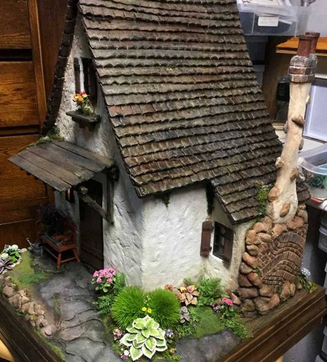 Dollhouse Details, Stone Cottages Interior, Animated Scenery, Tudor Dollhouse, English Country Cottages, Garden Birdhouses, Witch Cottage, Dollhouse Garden, Fairy House Diy