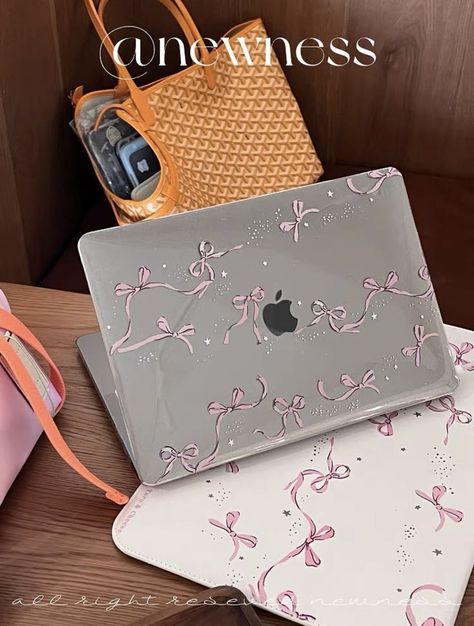 macbook case, macbook bow case, cute macbook cover, macbook cover, macbook bow cover, cute macbook case, Macbook pro wallpaper, Pink lifestyle, Pink vibes, Pink girly things, Cute pink, pink macbook case, macbook aesthetic, study aesthetic, macbook case aesthetic, macbook pro aesthetic, macbook, mac book, macbook pro, computer case, luxury aesthetic, old money aesthetic, tech accessories, technology, girly things, pink aesthetic Laptop Cover Painting Ideas, Macbook Cover Case, Macbook Aesthetic Study, Macbook Cover Aesthetic, Macbook Case Aesthetic, Ig Graphics, Pink Macbook Case, Pc Stickers, Mac Hacks