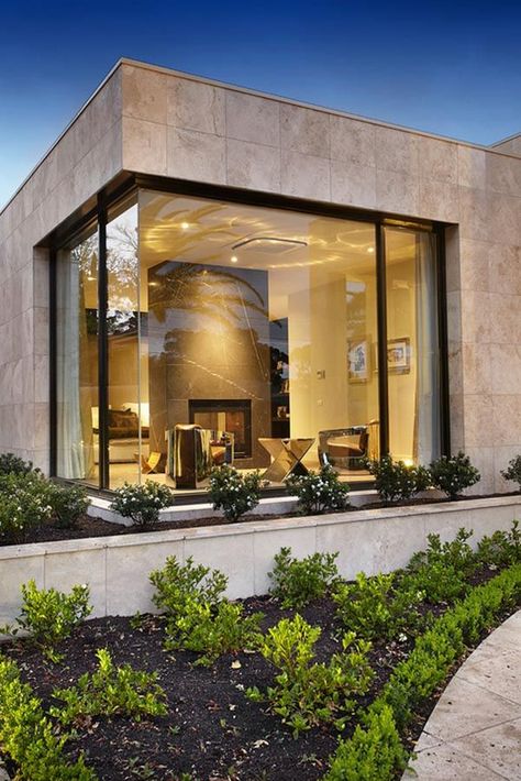 Contemporary Borell Street Residence by Bagnato Architects Birch Wood Decor, Birch Log Candle Holder, Small Contemporary House, Log Candle Holder, Contemporary House Design, Dream House Exterior, House Architecture Design, Modern Exterior, Fireplace Decor