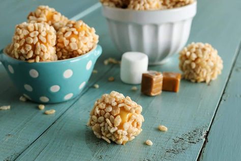 Marshmallow Caramel Rice Krispies Puffs | a farmgirl's dabbles Caramel Rice Krispies, Marshmallow Treats Recipe, Work Treats, Marshmallow Caramel, Homemade Rice Krispies, Burrito Bowl Meal Prep, Homemade Rice Krispies Treats, Chicken Salad Recipe Easy, Krispy Treats