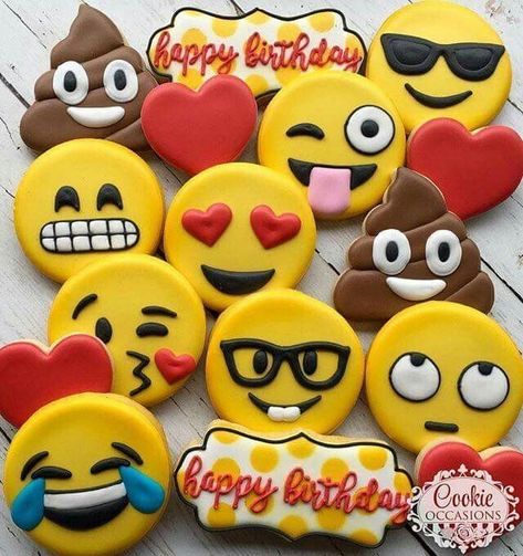 Emoji Cookies, Emoji Cookie, Lemon And Coconut Cake, Emoji Cake, Emoji Birthday Party, Emoji Party, Emoji Birthday, Sugar Cookie Designs, Gingerbread Recipe