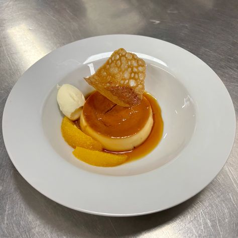 crème caramel Caramel Garnish, Pastry Plating, Caramel Pudding, Pastry School, Knife Skill, Creme Caramel, Pastry Art, Pastry, Caramel