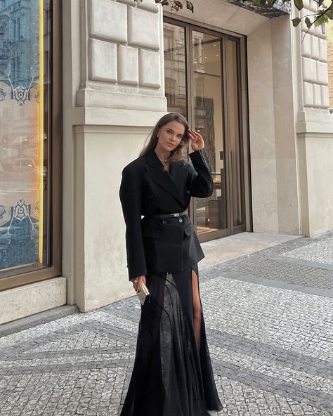 Blazer With Belt Outfit, Hermes Belt Outfit, Jewelry Bulgari, Blazer With Belt, Hermes Belt, All Black Outfit, Hermes Bag, Black Outfit, Accessories Jewelry