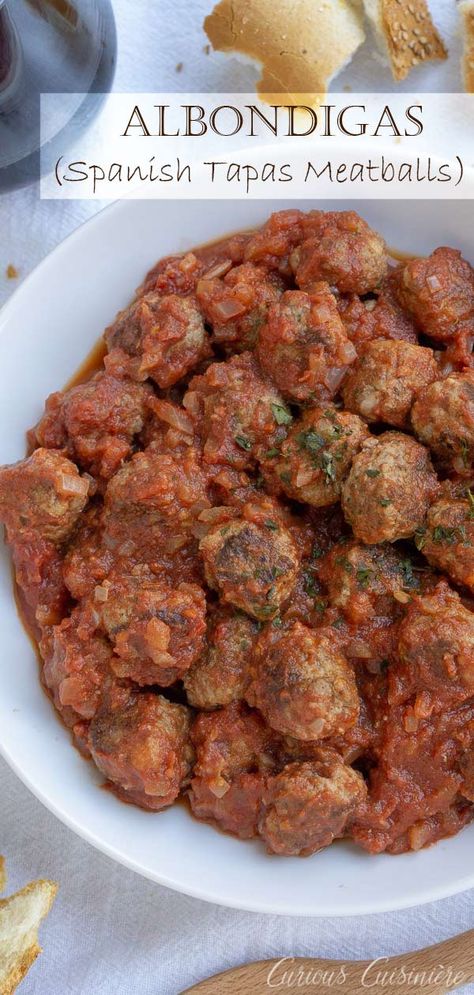 Small Meatballs, Spanish Meatballs, Easy Spanish Recipes, Spanish Dinner, Tapas Dinner, Spanish Tapas Recipes, Traditional Spanish Recipes, Dessert Chef, Tapas Party