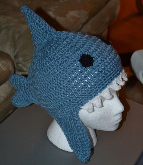 Crochet Shark, Shark Hat, Funky Hats, Cute Shark, Crochet Design Pattern, Fun Crochet Projects, Diy Crochet Projects, Cute Hats, Crochet Accessories