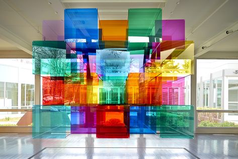 Installation by Art Duo Luftwerk Rainbow Interior, Interaktives Design, Farnsworth House, Light Art Installation, One Point Perspective, Colossal Art, Renzo Piano, Kunst Inspiration, German Art