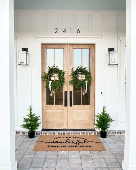 Light Wood Double Doors with White Exterior Door Trim - Soul & Lane Exterior Door Trim, Christmas Gift Decor, Door Mat Outdoor, Outdoor Welcome Mat, Funny Welcome Mat, Norfolk Pine, Rug Christmas, Cool Doormats, Pine Wreath