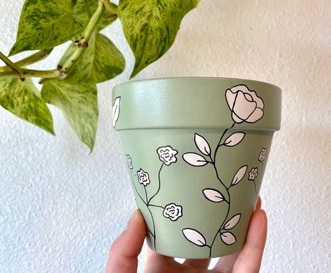 Pot Plant Drawing, Hand Painted Planter, Painted Pot, Terra Cotta Clay Pots, Plant Pot Design, Macrame Plant Hanger Tutorial, Painted Terracotta, Painted Clay Pots, Planter Indoor