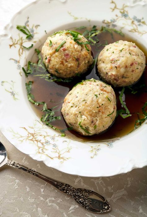 Canederli Dumplings Recipe - How to Make Canederli Dumplings Dumplings Filling, German Dumplings, Healthy Slice, Bread Dumplings, Dry Bread, Dumplings For Soup, Dumplings Recipe, Dump Meals, Italian Alps