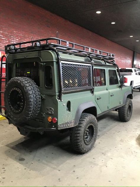 Jeep Defender, Green Defender, Land Defender, Accessoires 4x4, Defender Camper, T3 Vw, Overland Gear, Defender 130, Bug Out Vehicle