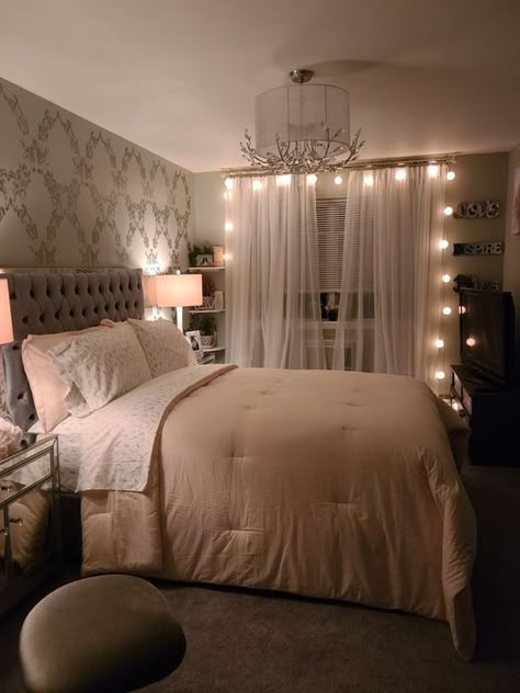 Girl Apartment Decor, Luxury Room Bedroom, Classy Bedroom, Dream Apartment Decor, Redecorate Bedroom, Teen Bedroom Decor, Apartment Decor Inspiration, Luxury Rooms, Girl Bedroom Decor