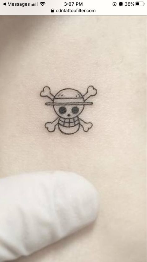 Small One Piece Tattoos Simple, Cute Simple Anime Tattoos, One Piece Mini Tattoo, Cute Small Anime Tattoos, One Peace Tattoo Anime, One Piece Symbol Tattoo, Simple Tattoos Anime, Minimal One Piece Tattoo, One Piece Simple Tattoo