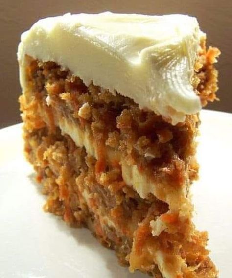 Jamie Oliver Recipes | Best Carrot Cake Ever 😋😋 This cake is Cheesecake Perfection | Facebook Best Carrot Cake Ever, Carrot Cake Ingredients, Homemade Carrot Cake, Best Carrot Cake, Torte Cupcake, Jamie Oliver Recipes, Spice Cake Mix, Daucus Carota, Pineapple Cake