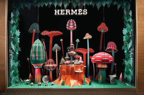 Hermes Window, Display Visual Merchandising, Magic Room, Vitrine Design, Window Display Retail, Paper Installation, Visual Merchandising Displays, Store Window Displays, Window Display Design