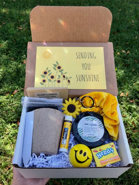 Sending you sunshine, sunflowers, hand scrub, chapstick, stress ball, keychain, scrunchie, nerds candy A Box Of Sunshine, Sunshine Box, Mammoth Sunflower, Missionary Care Packages, Gift Box Ideas, Yellow Sunshine, Box Of Sunshine, Homemade Tea, Garden Lover Gifts