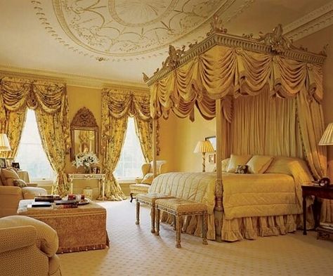 Victorian style bedroom, YOUR MINE Victorian Style Bedroom, Victorian Bedrooms, Victorian Bed, Bedroom Victorian, Victorian Bedroom, Bedroom Interior Design Luxury, Four Poster Bed, Casa Vintage, Gold Bedroom