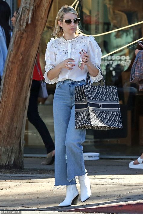 Paradise Hills, Emma Roberts Style, White Boots Outfit, Dior Boots, Outfit Botas, Unique People, Look Rose, Boarding School, Emma Roberts