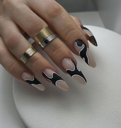 Unghie Sfumate, Edgy Nails, Her Nails, Nails 2023, White Nail, Nagel Inspo, Cat Kuku, Fire Nails, Funky Nails