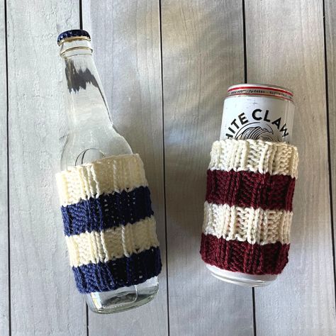 Beer Bottle Cozy, Knit Gifts, Knitting Creations, Sorority Colors, Drink Cozies, Bottle Cozies, Off To College, Quick Knits, Knitting Gift