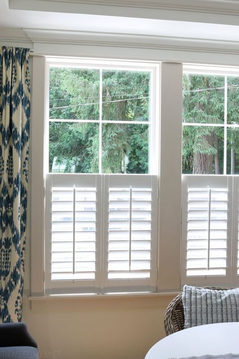 Window Shutters Indoor, Shutters With Curtains, Cafe Shutters, Windows Interior, Indoor Shutters, Kitchen Window Design, Bali Blinds, Interior Window Shutters, Interior Shutters