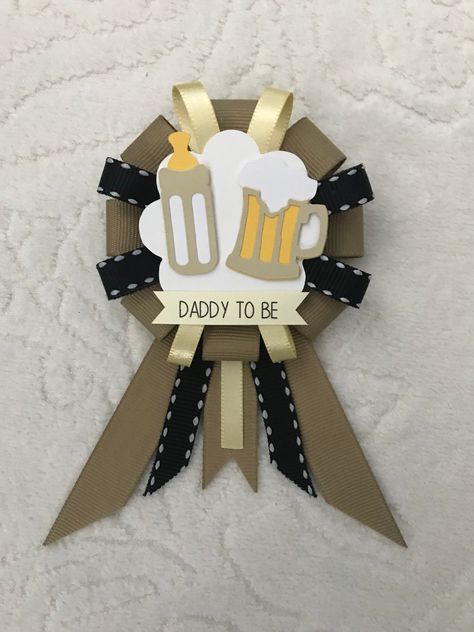 Daddy Shower Ideas, Baby Shower For Dad To Be, Pregger Kegger Decorations, Mens Baby Shower Ideas, Beer Baby Shower Ideas, Dad Baby Shower Ideas, Beer And Baby Shower Ideas, Diaper Party Ideas For Men, Baby Shower For Dad