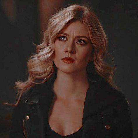 Emily Bett Rickards, Clary Fray, Hogwarts Mystery, Katherine Mcnamara, Face Reference, Shadow Hunters, Character Aesthetic, Shadowhunters, Iconic Characters