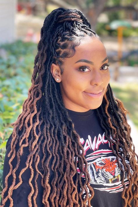 Stunning Faux Locks Hairstyles Ideas for Melanin Women Locks Hairstyles, Faux Locs Styles, Faux Dreads, Dreadlocks Styles, Faux Loc, Fake Dreads, Faux Locks, Short Box Braids Hairstyles, Side Braid Hairstyles