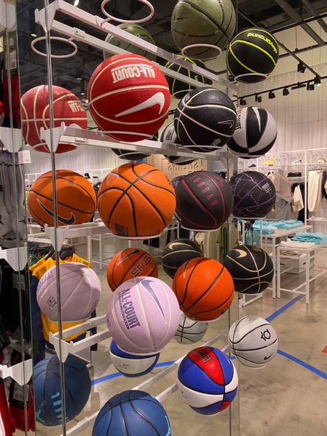 Basketball Collection, Basketball Store, Basketball Bedroom, Gaming Bedroom, Basketball Motivation, Basketball Moves, Swag Pics, Bola Basket, I Love Basketball