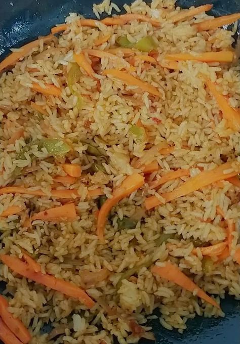 Saute veggies in oil, add salt and any spices of your choice (optional), Schezwan chutney and then followed by cooked rice, Mix-mix, then a tablespoon of dark soya sauce and mix again. Ready to eat🤤 #food Schezwan Fried Rice, Ready To Eat Food, Schezwan Chutney, Rice Mix, Soya Sauce, Cooked Rice, Sauteed Veggies, Chutney, Fried Rice