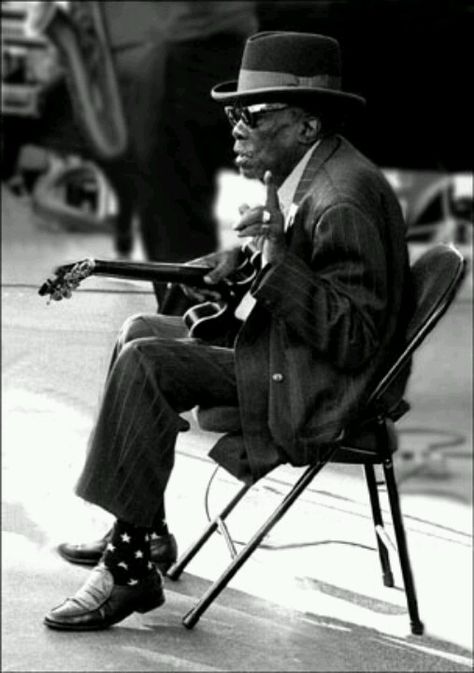 John Lee hooker was not a very big man, but he was a huge soul.... Blues Art, John Lee Hooker, Bb King, Delta Blues, Blues Musicians, Blues Artists, Blues Brothers, Ella Fitzgerald, Musica Rock