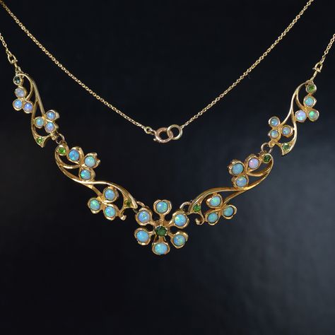 Edwardian gold opal demantoid garnet floral necklace Gold Jewels Design, Gold Bridal Necklace, Demantoid Garnet, Pearl Jewels, Antique Bridal Jewelry, Antique Gold Jewelry, Garnet Necklace, Unusual Jewelry, Fancy Jewellery