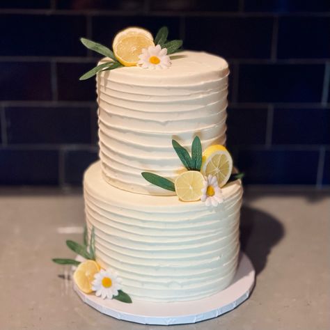 Lemon Wedding Cake Decoration, Lemon Bridal Shower Cake, Lemon Baby Shower Cake, Lemon Themed Cake, Lemon Wedding Cake, Lemon Wedding Cakes, Italian Bridal Showers, Bridal Cakes, Lemon Birthday