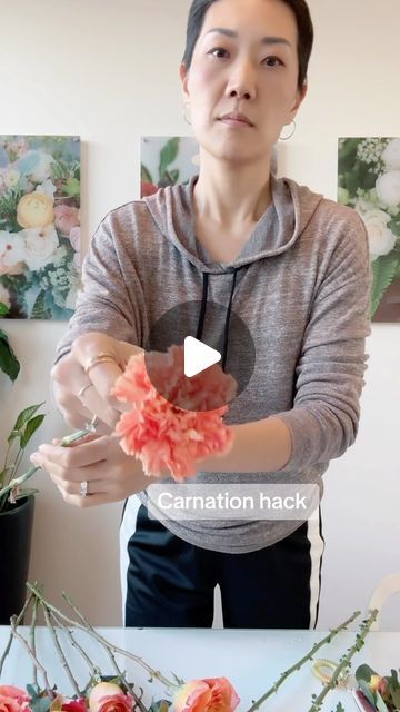 Floristry Design, Carnation Flower, Floral Arrangements Diy, Gift Boutique, Nyc Wedding, Bridal Bouquet, Florist, Floral Arrangements, Flower Arrangements