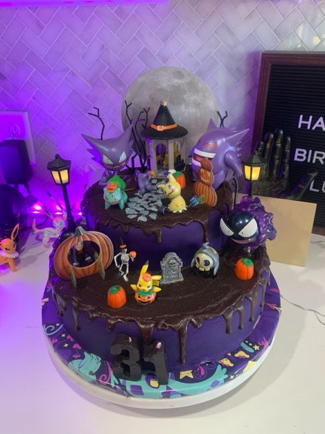 Cake for my wifes 31st birthday. Haunter, Ghastly, Gengar. Purple cake with chocolate drip on top. Halloween grave scene. Gengar Cake Ideas, Gengar Birthday Cake, Gengar Cake, Cake With Chocolate Drip, Pokémon Cakes, Happy 31st Birthday, Halloween Pokemon, Kids Halloween Birthday Party, Pokémon Cake