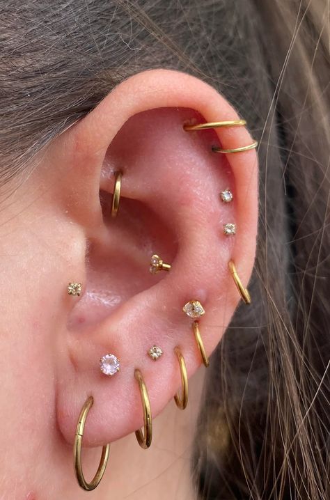 Peircings Women, All Ear Piercings, Minimalist Ear Piercings, Unique Ear Piercings, Ear Piercings Chart, Cool Ear Piercings, Diamond Earrings For Women, Pretty Ear Piercings, Cute Ear Piercings