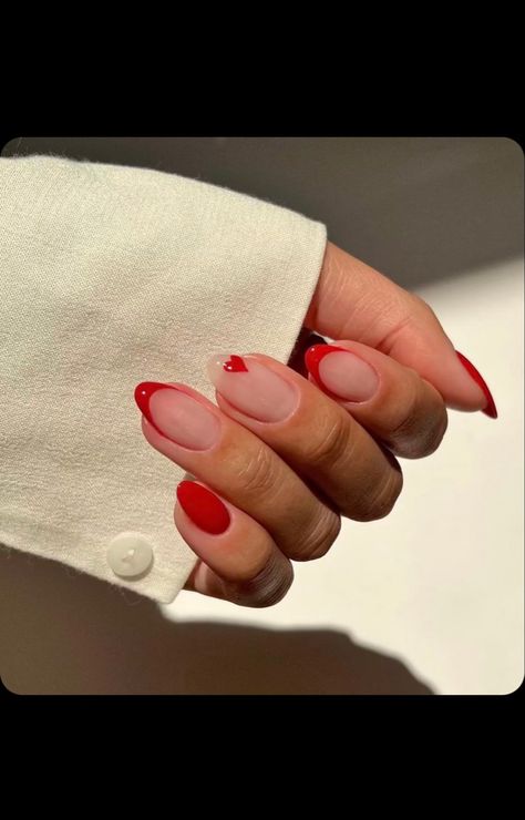 Valentines Nails Gel Short Almond, White And Red Gel Nails, Red Nails Round Shape, Feb Nails Valentines Day Almond, Simple Valentines Nails Almond Shape, Simple Oval Nail Designs, Subtle Red Nails, Short Almond Red Nails, Nails For Red Dress