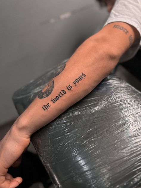 Word Tattoos On Arm, Herren Hand Tattoos, Forearm Tattoo Quotes, Simple Arm Tattoos, Simple Tattoos For Guys, Small Forearm Tattoos, Forarm Tattoos, Wrist Tattoos For Guys, Tattoo Inspiration Men