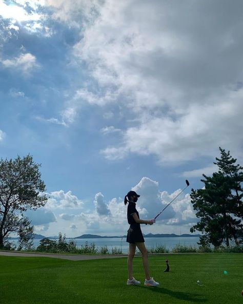 Golf Aesthetics, Kim Ig, Golf Fits, Krystal Jung Fashion, Golf Aesthetic, Irene Kim, Golf Inspiration, Girls Golf, Sports Aesthetic