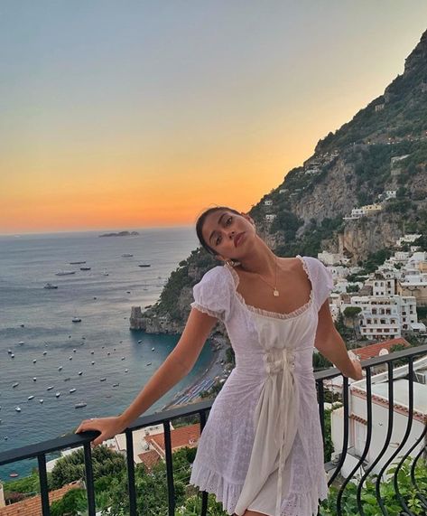 Positano Italy wolfie cindy Cindy Kimberly, Xiamen, Summer Photos, European Summer, Summer Pictures, Insta Photo Ideas, Vacation Outfits, Looks Vintage, Summer Aesthetic