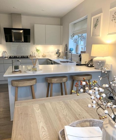 Tiny Kitchen Diner, Kitchen Side Island, Grey Kitchen And Dining Room Ideas, Small Kitchen Dinner Ideas, Redrow Homes Interiors, White Kitchen Diner, Council House Kitchen, Kitchen With Sofa, Kitchen Dining Ideas