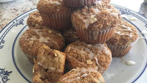 Streusel-Topped Whole Wheat Apple Muffin - Fit As A Fiddle Life Breakfast Ideas Quick And Easy, Mediterranean Breakfast Ideas, Breakfast Ideas Quick, Liver Diet Recipes, Apple Muffins Healthy, Apple Muffin, Mediterranean Desserts, Baked Apple Recipes, Mediterranean Breakfast