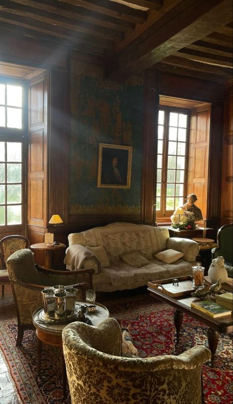 British Houses Interior, British House Interior, 1950s Interior, 19th Century Aesthetic, British Houses, British House, London Country, England Aesthetic, Old Manor