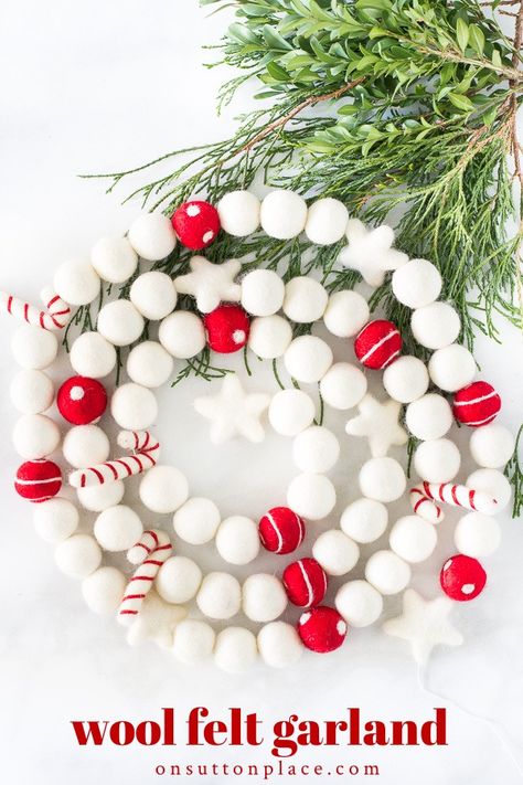 Make this DIY Christmas Garland from wool felt balls & trim the tree in style! An easy & quick Christmas craft for both adults and children. Wool Felt Balls, Diy Christmas Garland, Christmas Crafts For Adults, Christmas Wreaths Diy Easy, Children Christmas, Christmas Ornament Wreath, Christmas Wreaths To Make, Felt Balls, Felt Garland