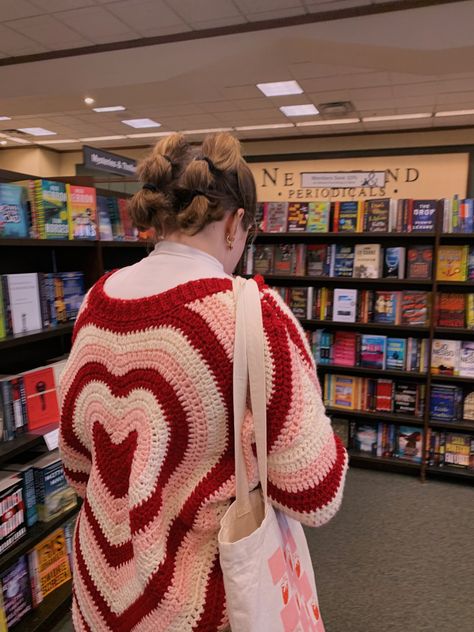 #valentines #valentinesday #sweater #crochet Valentines Crochet Sweater, Tapestry Crochet Sweater, Heart Sweater Crochet, Crochet Heart Sweater, Bordados Aesthetic, Crochet Quilt Pattern, Granny Square Crochet Patterns Free, Valentines Crochet, Crochet Design Pattern